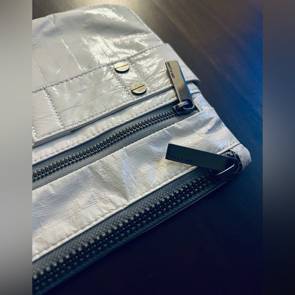 Matt & Nat White Patent Clutch ✨💕 - Picture 4 of 6